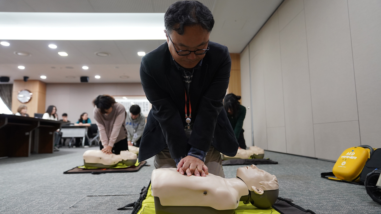 Group CPR Training-7